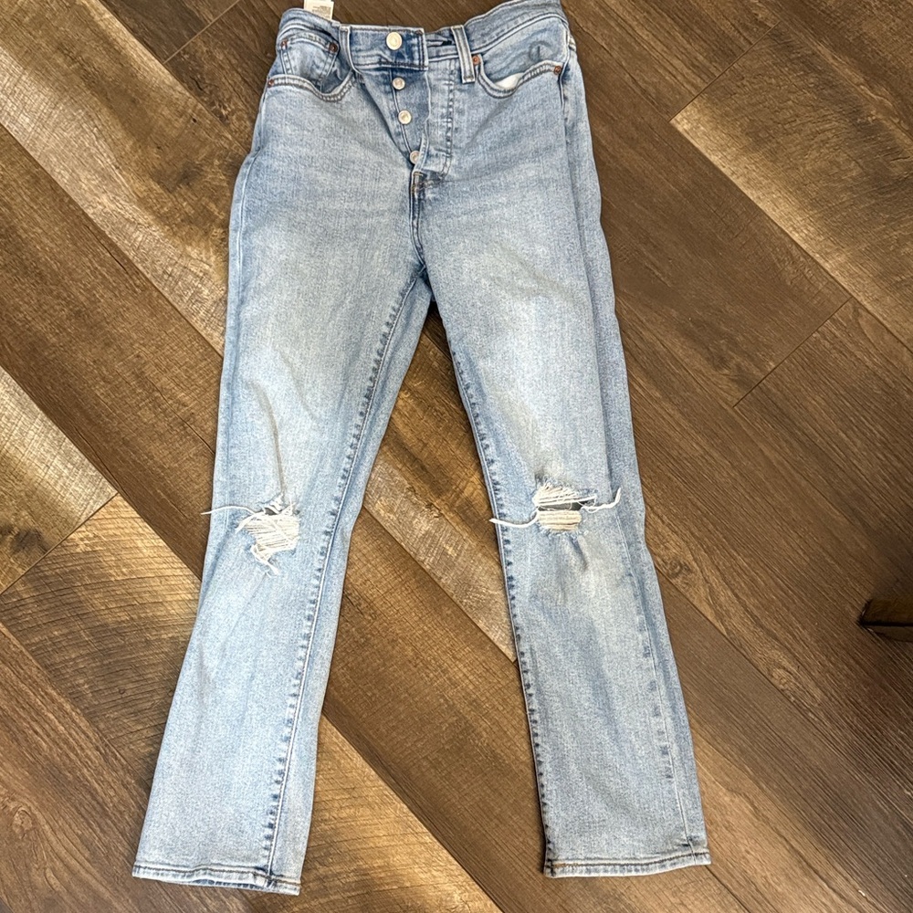 Levi's Women's Classic Light Blue Straight Leg Jeans